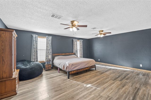 239 Wildwood Avenue, Elm Mott, TX 76640