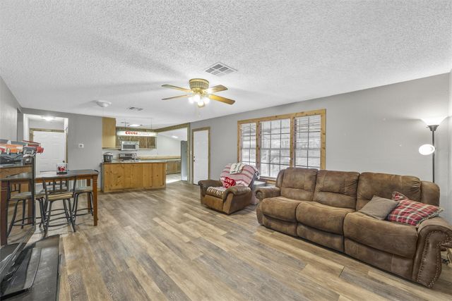 239 Wildwood Avenue, Elm Mott, TX 76640