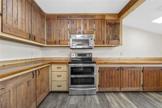 239 Wildwood Avenue, Elm Mott, TX 76640