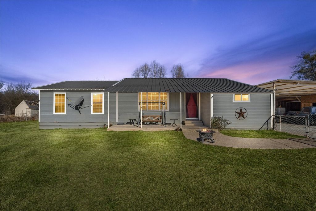 239 Wildwood Avenue, Elm Mott, TX 76640