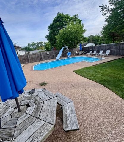 14 Berwick Way, Piscataway Twp., NJ 08854