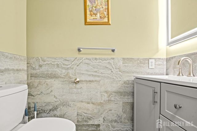 21 Crestview Drive, South Brunswick, NJ 08824