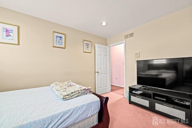 21 Crestview Drive, South Brunswick, NJ 08824