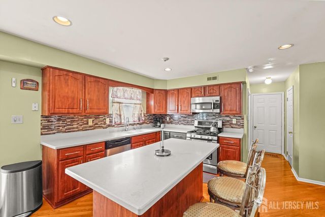 21 Crestview Drive, South Brunswick, NJ 08824