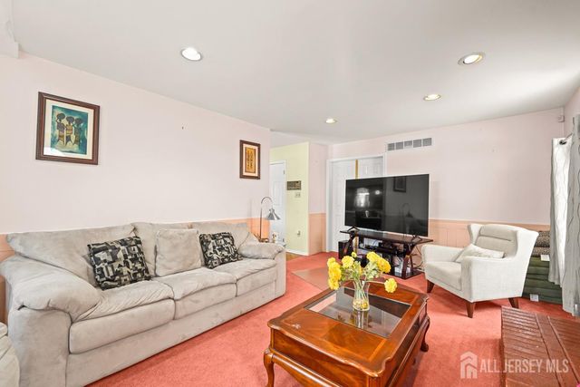 21 Crestview Drive, South Brunswick, NJ 08824