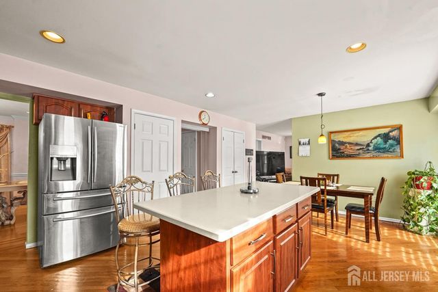 21 Crestview Drive, South Brunswick, NJ 08824