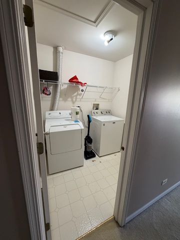 764 Panorama Court, Aurora, IL 60502