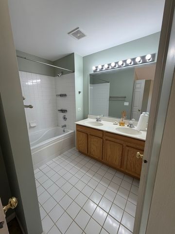 764 Panorama Court, Aurora, IL 60502
