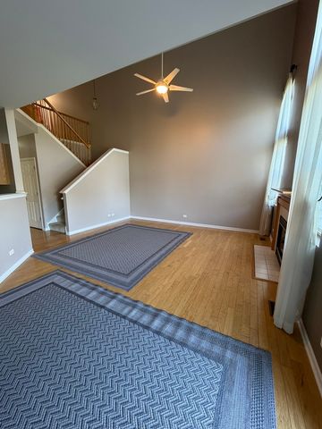 764 Panorama Court, Aurora, IL 60502