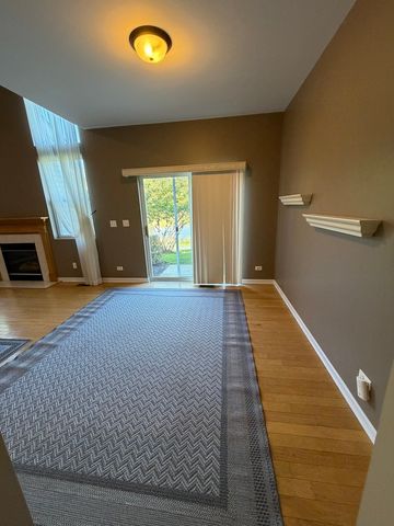 764 Panorama Court, Aurora, IL 60502