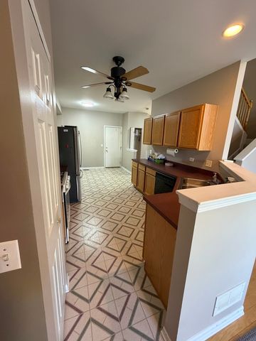 764 Panorama Court, Aurora, IL 60502