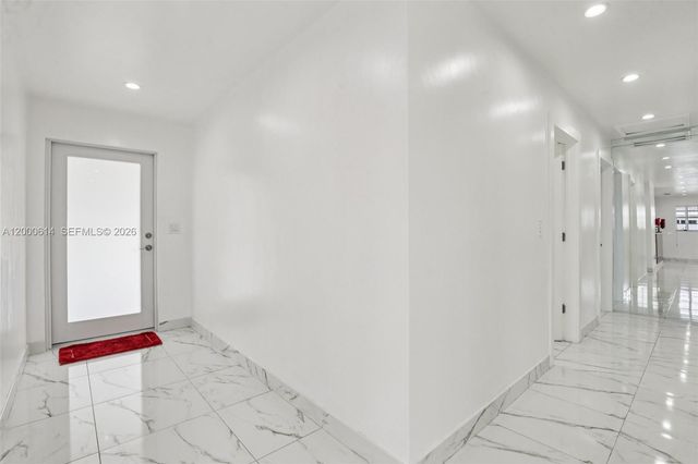 1900 SW 87th Ct, Miami, FL 33165