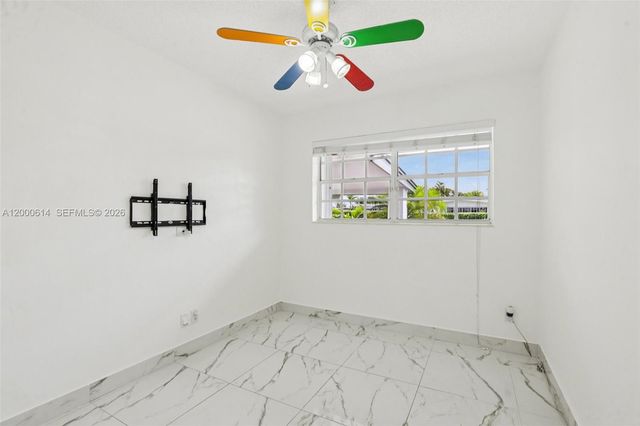 1900 SW 87th Ct, Miami, FL 33165