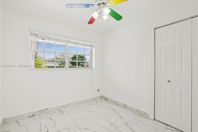 1900 SW 87th Ct, Miami, FL 33165