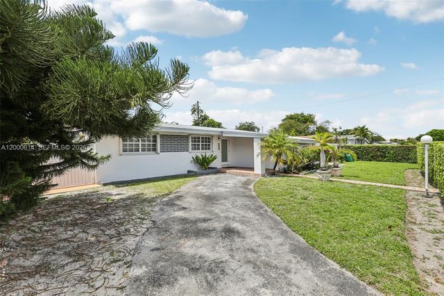 1900 SW 87th Ct, Miami, FL 33165