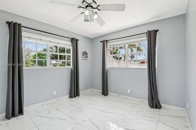 1900 SW 87th Ct, Miami, FL 33165