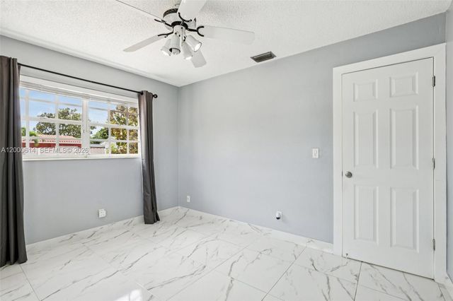 1900 SW 87th Ct, Miami, FL 33165