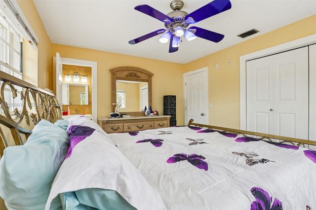 1900 SW 87th Ct, Miami, FL 33165