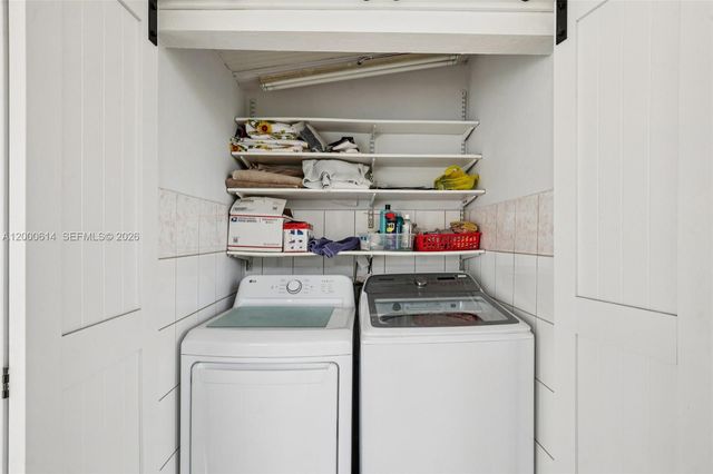 1900 SW 87th Ct, Miami, FL 33165