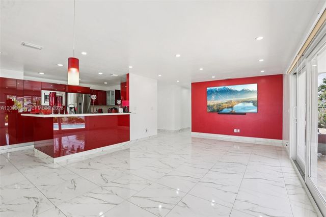 1900 SW 87th Ct, Miami, FL 33165