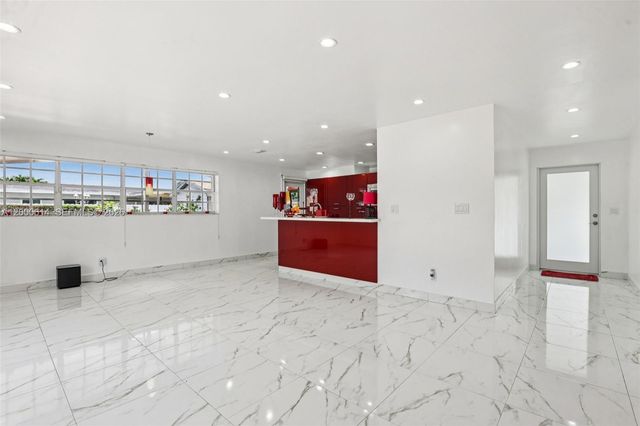 1900 SW 87th Ct, Miami, FL 33165