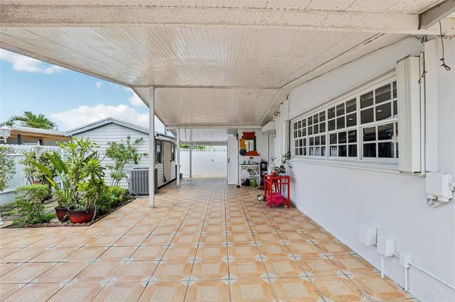 1900 SW 87th Ct, Miami, FL 33165