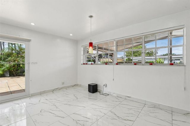 1900 SW 87th Ct, Miami, FL 33165