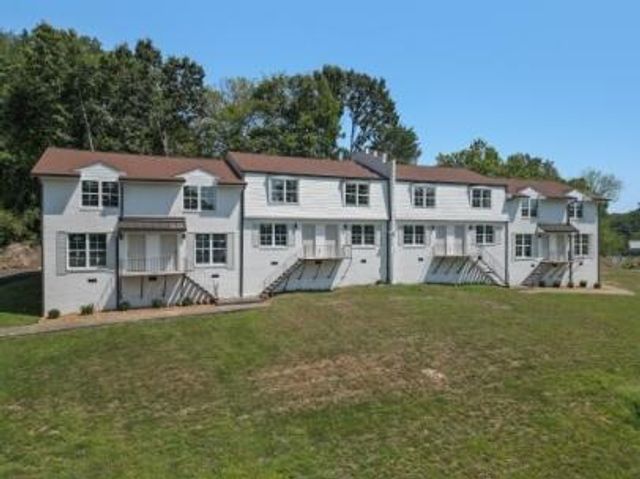 400 Gallery Lane E1, Hixson, TN 37343