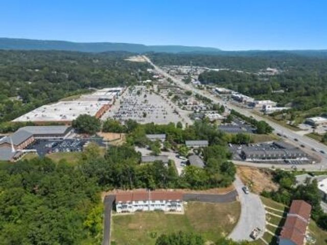 400 Gallery Lane E1, Hixson, TN 37343