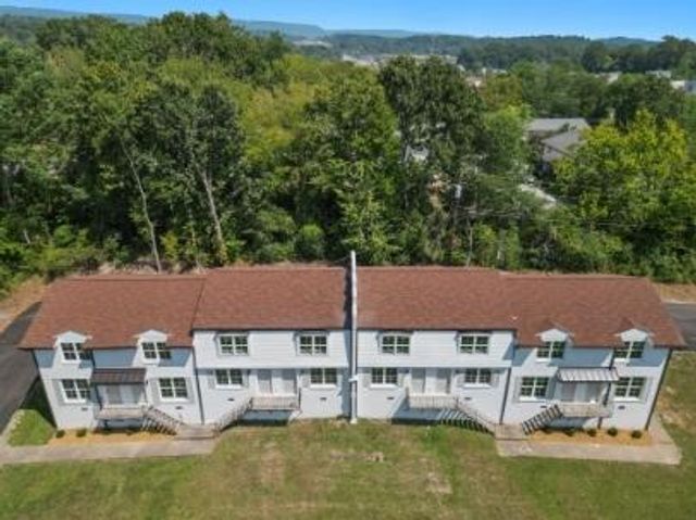 400 Gallery Lane E1, Hixson, TN 37343