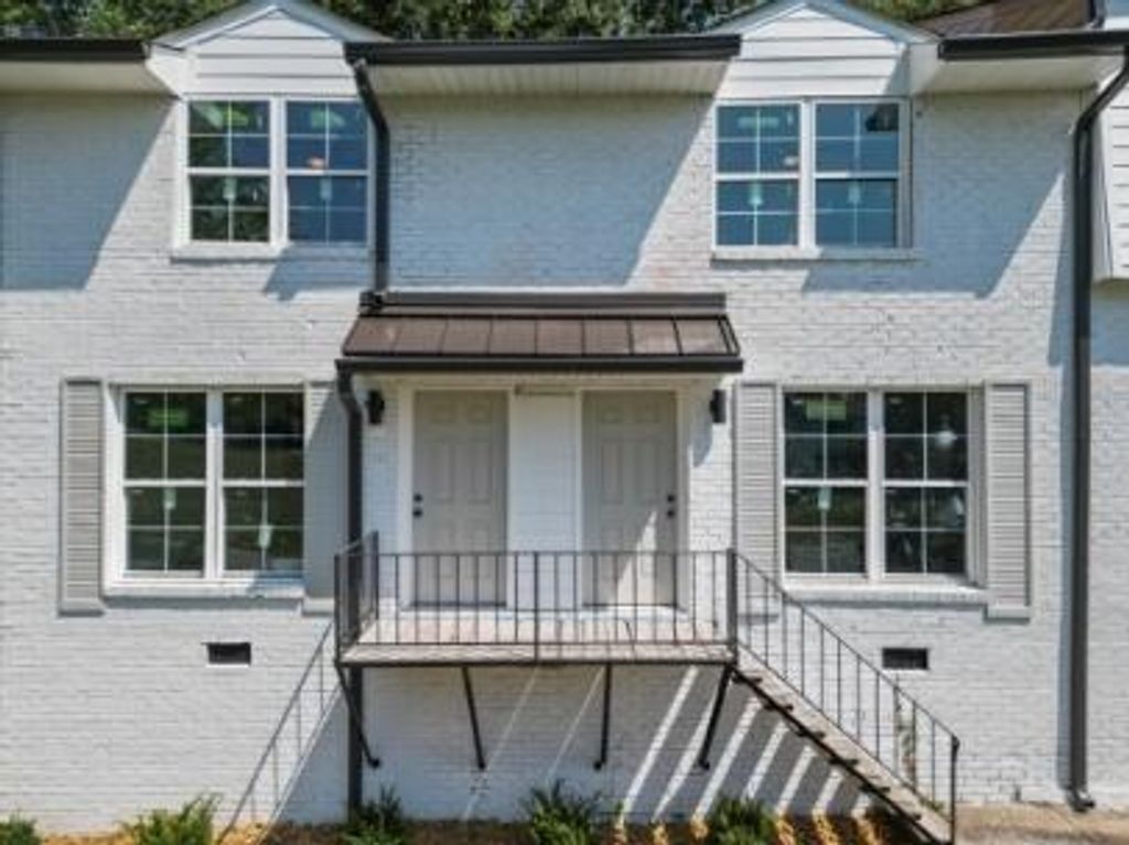 400 Gallery Lane E1, Hixson, TN 37343