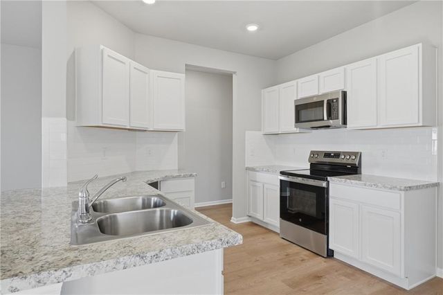 20343 W 195th Street, Spring Hill, KS 66083