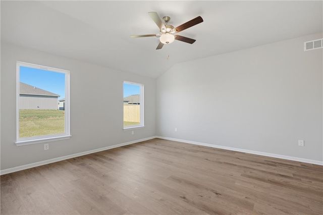 20343 W 195th Street, Spring Hill, KS 66083
