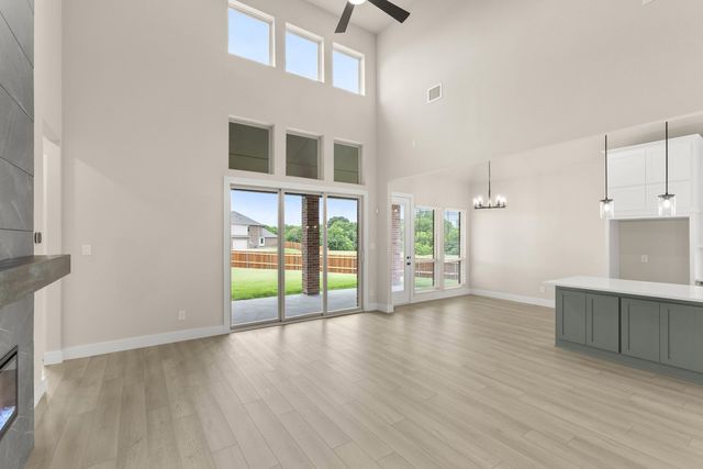 513 Pond Springs Drive, Desoto, TX 75115