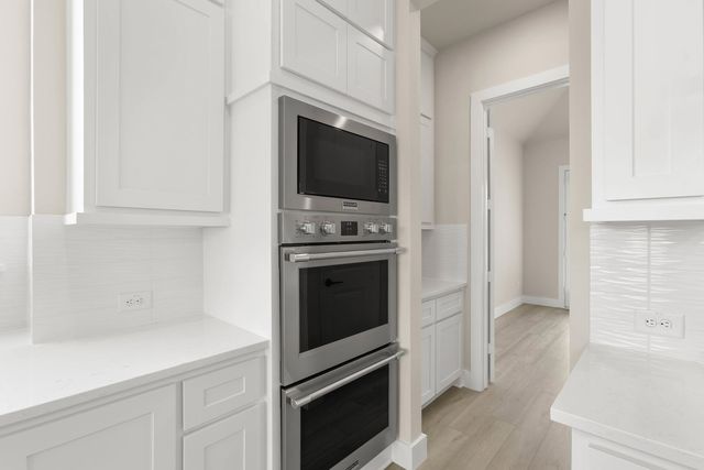 513 Pond Springs Drive, Desoto, TX 75115