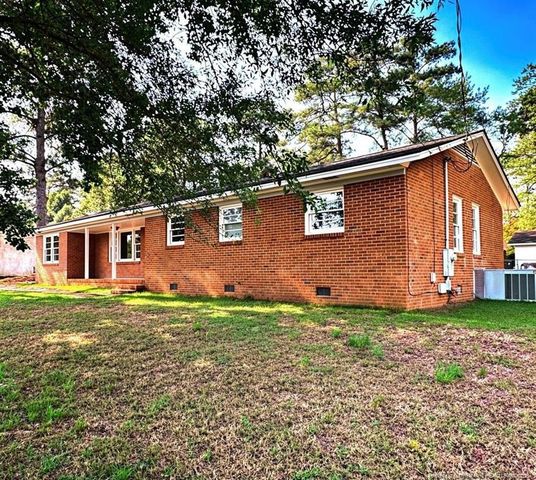 3216 Guy Circle, Fayetteville, NC 28303