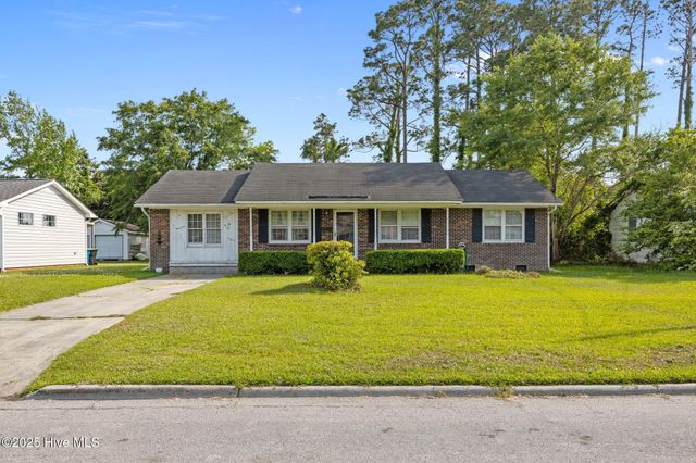 914 Harrell Drive, Morehead City, NC 28557