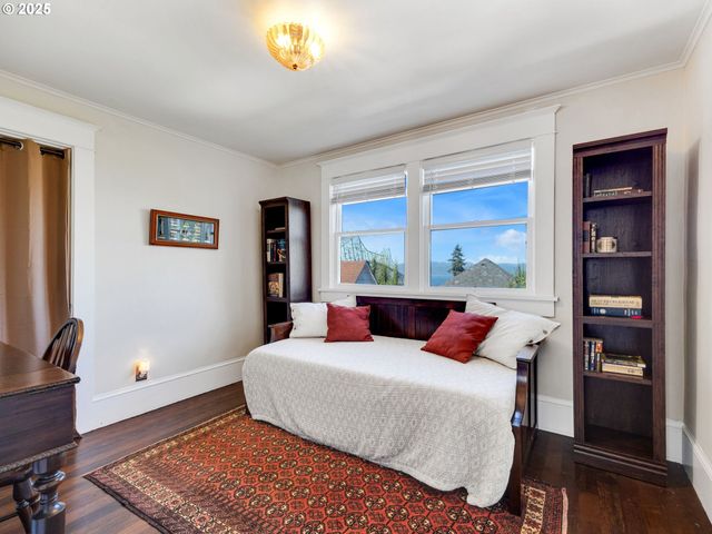 192 W EXCHANGE St, Astoria, OR 97103