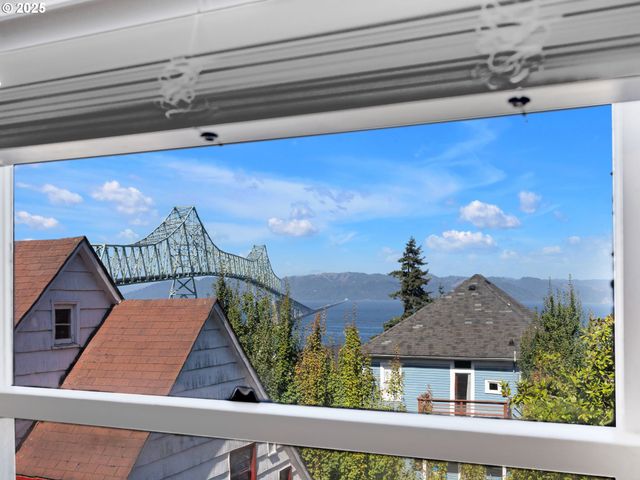 192 W EXCHANGE St, Astoria, OR 97103