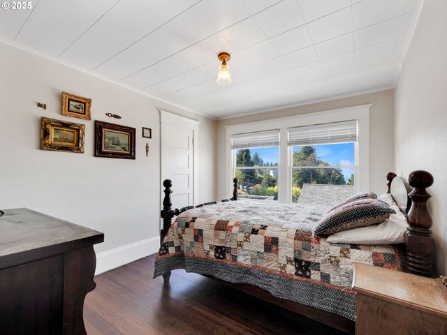 192 W EXCHANGE St, Astoria, OR 97103