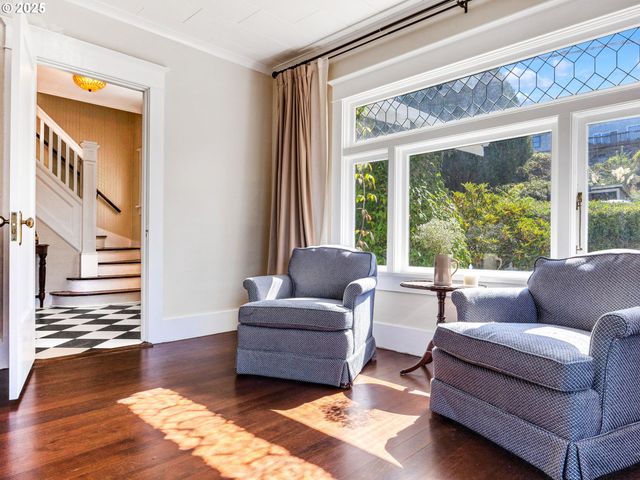 192 W EXCHANGE St, Astoria, OR 97103