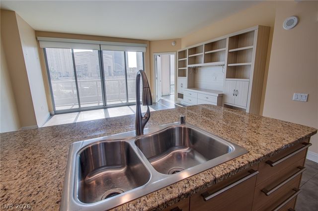 222 Karen Avenue 306, Las Vegas, NV 89109