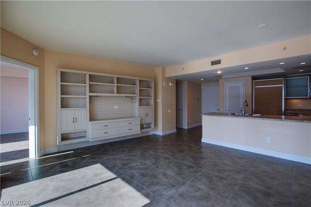 222 Karen Avenue 306, Las Vegas, NV 89109