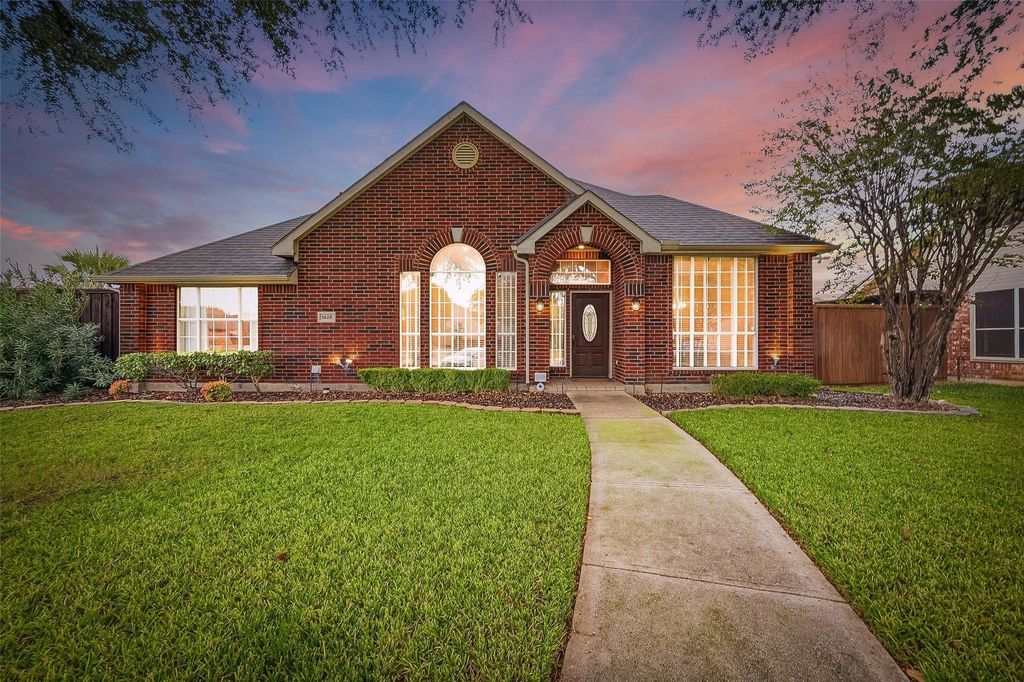 1628 Chase Oaks Court, Frisco, TX 75036