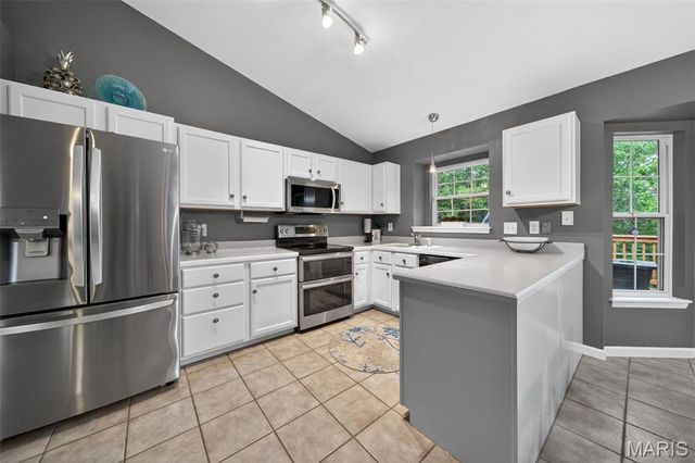 614 S Carolina Court, St Charles, MO 63303