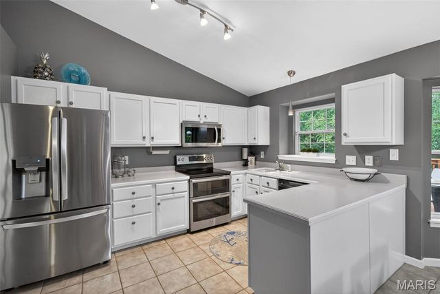 614 S Carolina Court, St Charles, MO 63303
