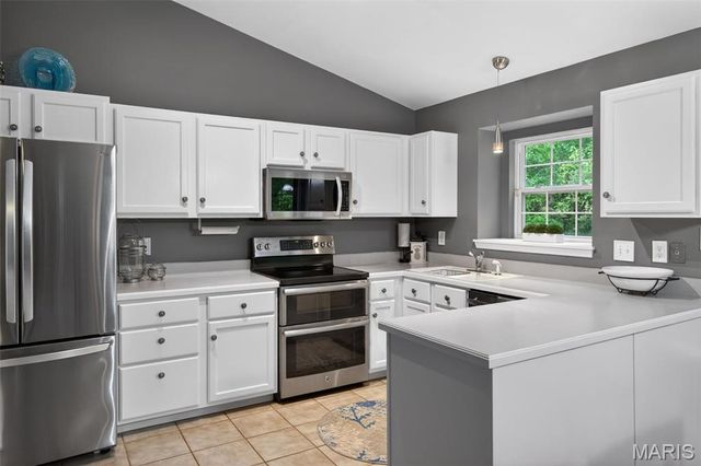 614 S Carolina Court, St Charles, MO 63303