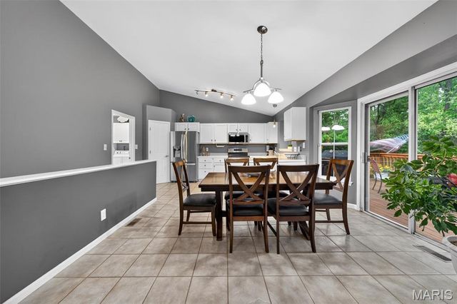 614 S Carolina Court, St Charles, MO 63303