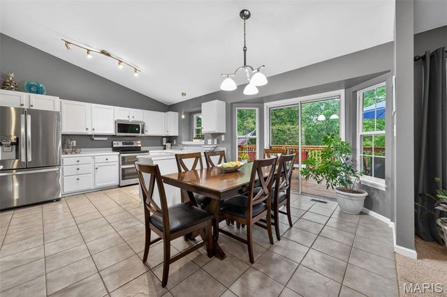 614 S Carolina Court, St Charles, MO 63303