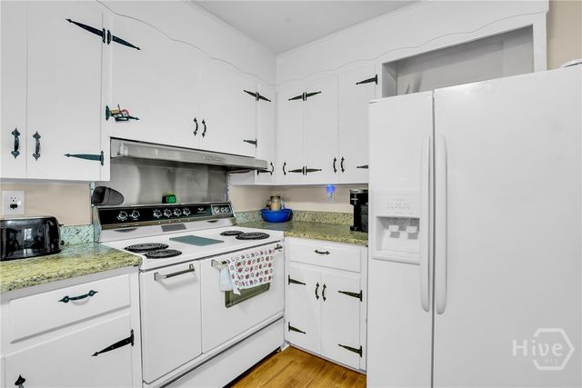 97 Azalea Avenue, Savannah, GA 31408